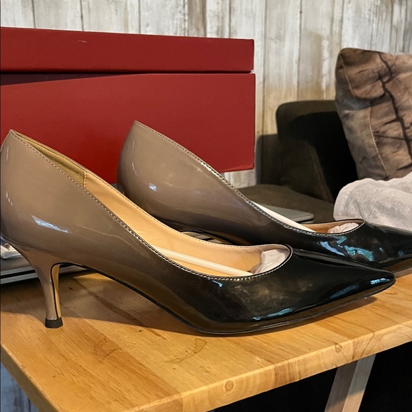 Black Women's Shoes - Picture 2 of 6